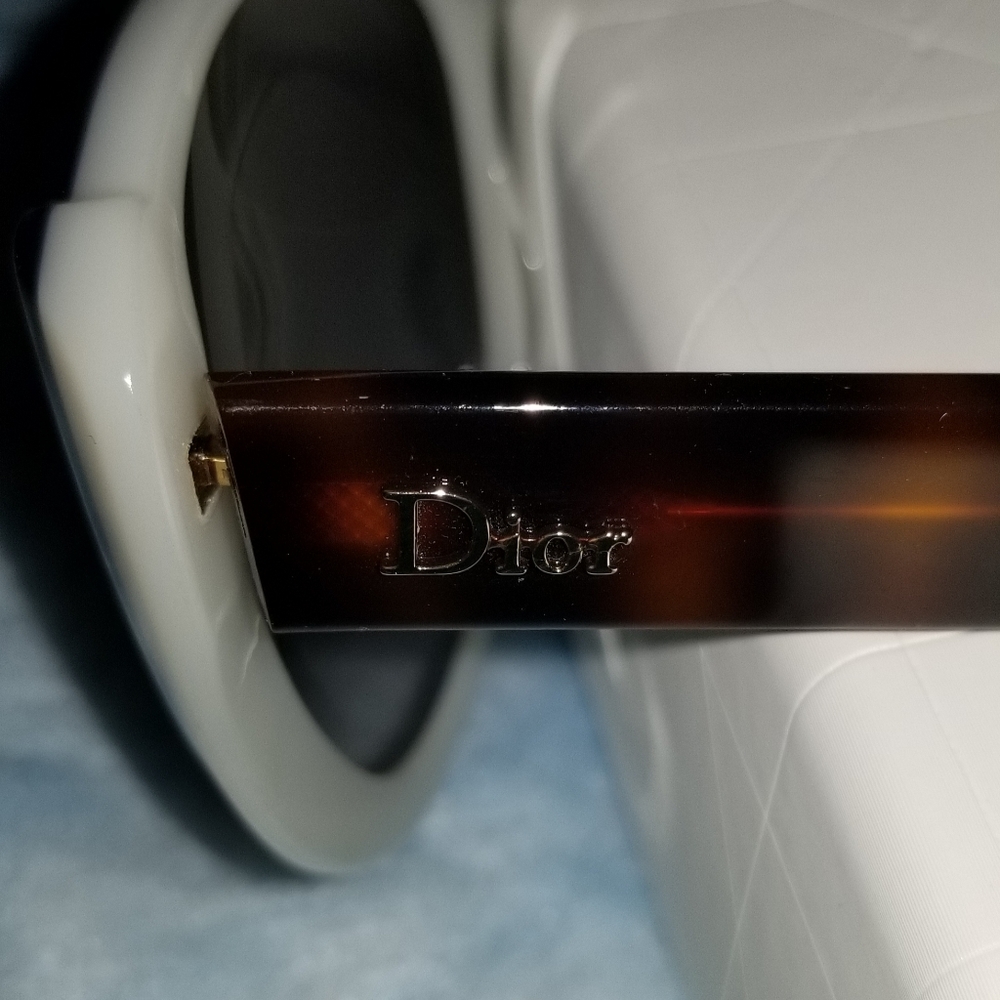 Dior Gray and Brown Glasses Stylish Accessories - Picture 10 of 16
